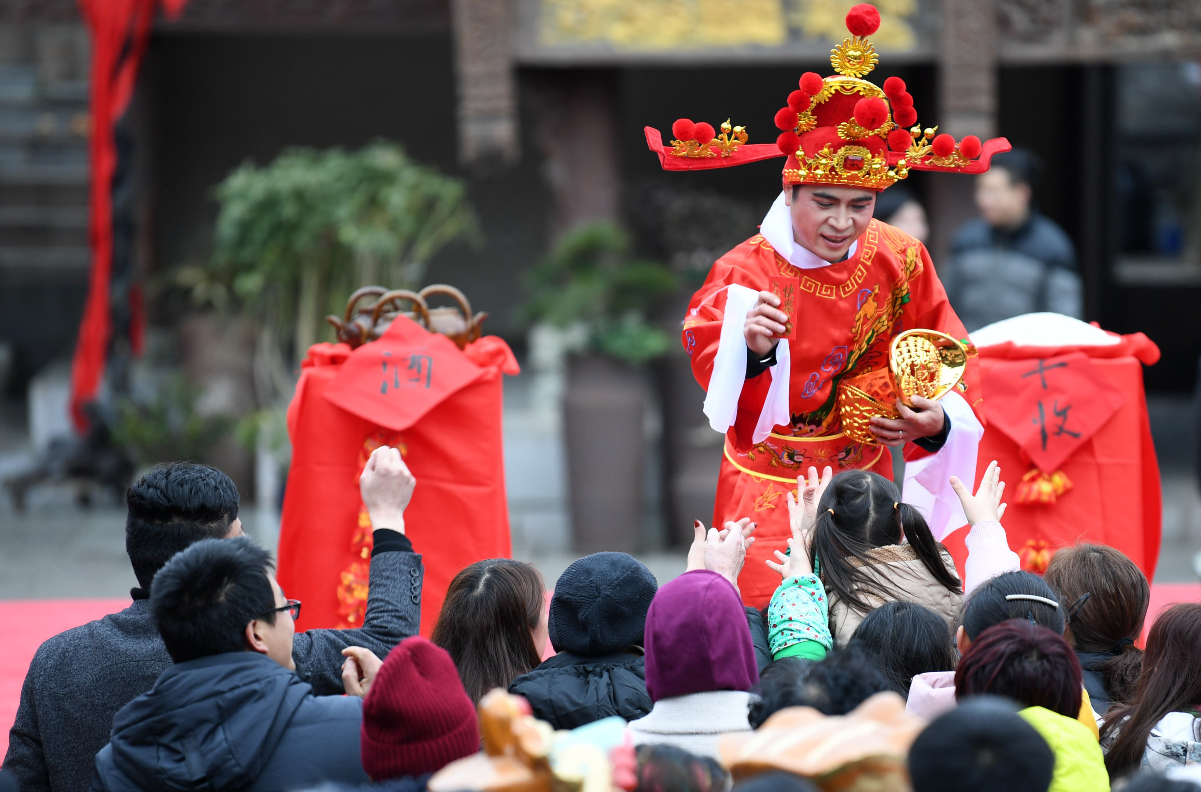 大年初五迎财神