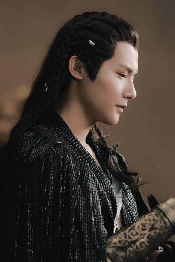 小王子郑业成微博晒图:阿婴王子,今夜归来