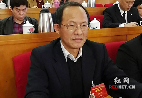 湖南省政协委员兰定国:加大投入 持续开展农村妇女"两癌"免费筛查工作