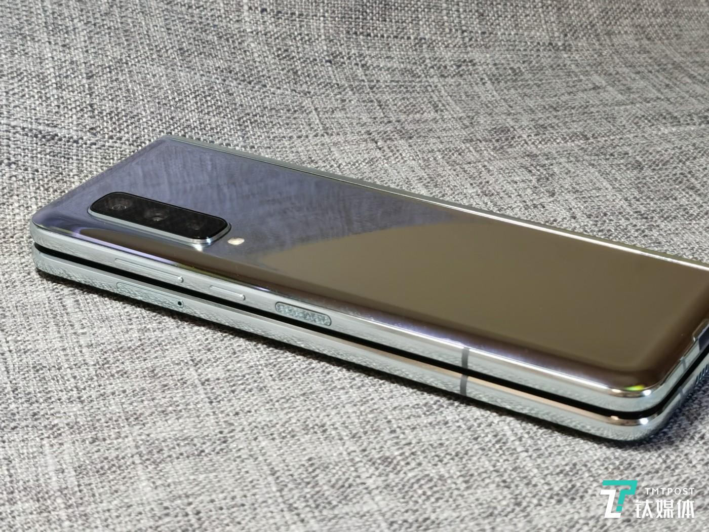 这可能是2019年最拉风的手机,三星galaxy fold折叠屏手机体验