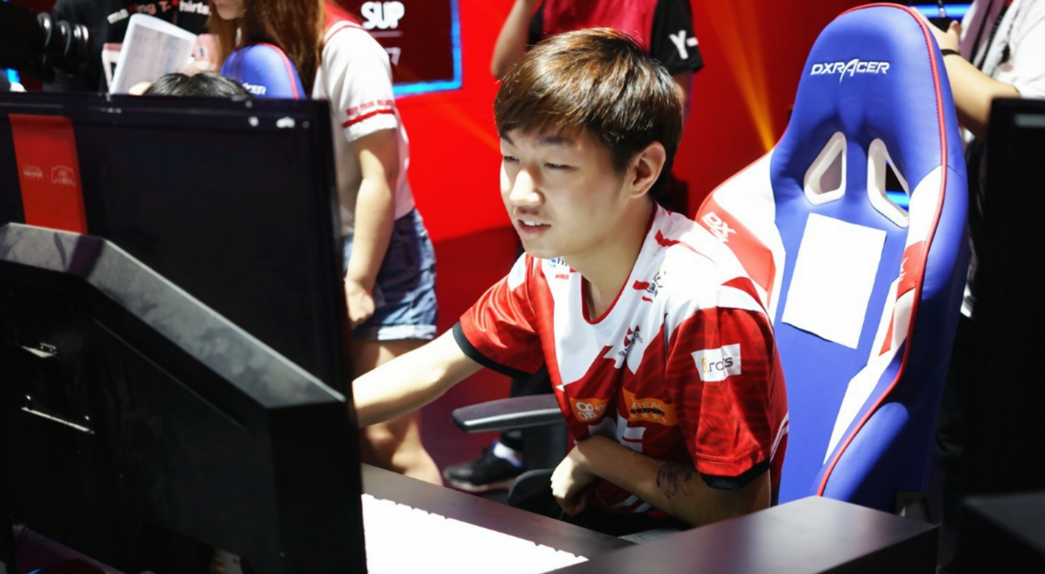 龙之子condi劈腿接连被两位前女友爆猛料,condi母亲:他很单纯