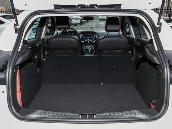 谁说两厢空间小 盘点10万元大空间的两厢车