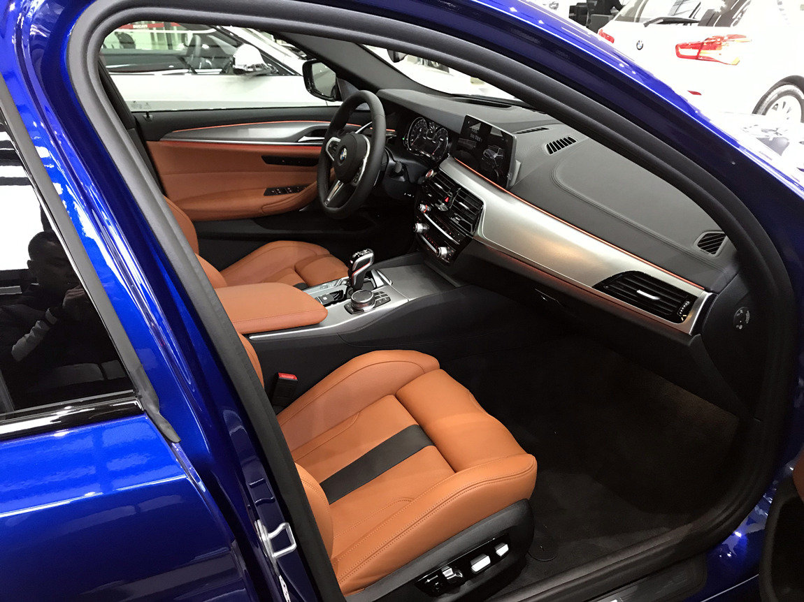 宝马m5前排座椅