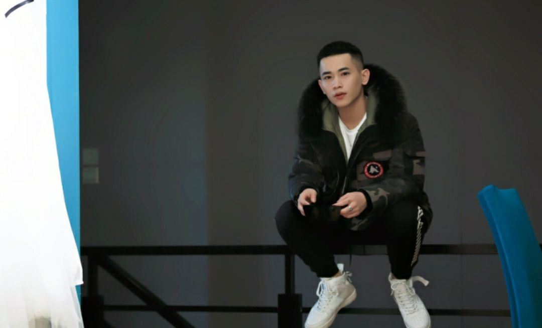 东北网红的悲哀,网红吴迪深入网络多年,如今欠债近千万!