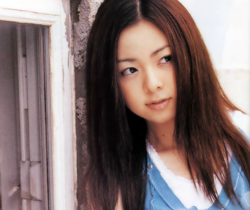 【仓木麻衣婚礼装登场!