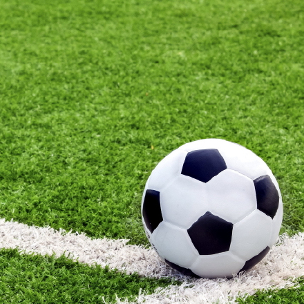 难挡诱惑!穿上球衣的米娅-卡莉法