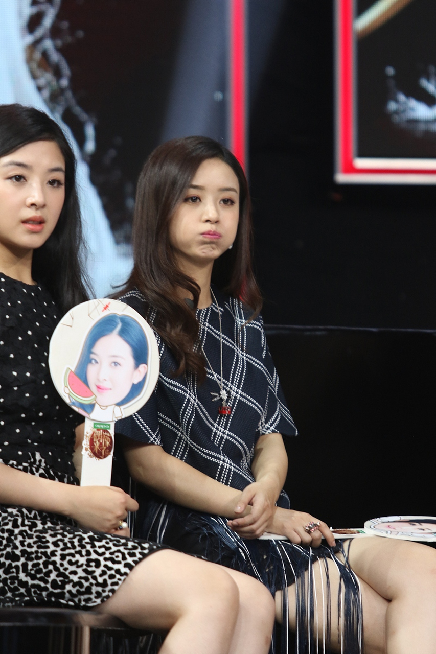 可爱的女生,是不是脸都圆圆的?#赵丽颖# #张含韵
