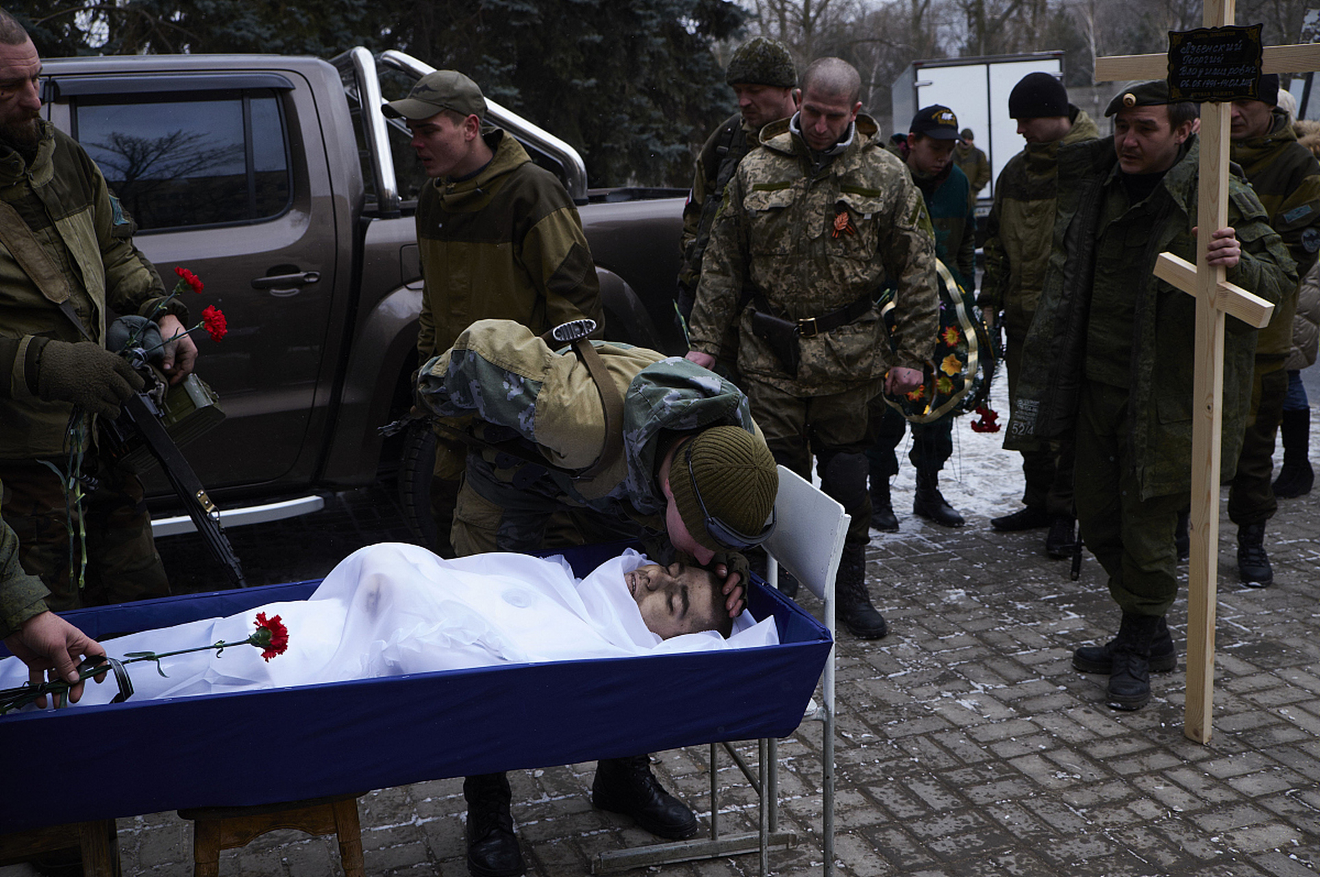 俄乌死亡士兵照片图片