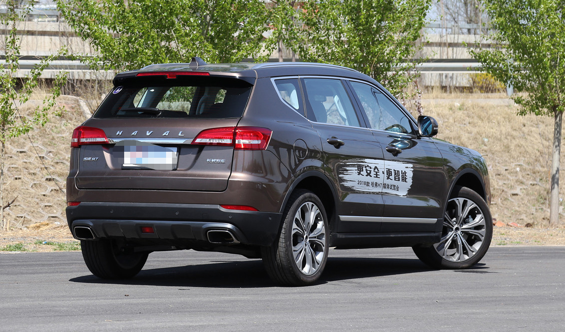 哈弗-哈弗h7:是最近流行车型,车身上的轮廓富有张力