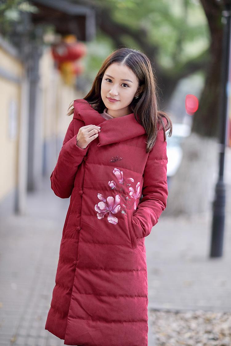 棉服怎么穿才能够显瘦又时尚,进来看看吧,大红色棉服穿上很喜庆