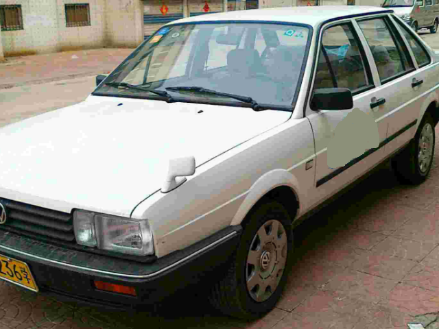 手动挡汽车踩刹车时,是否要踩离合?驾校教练给出了答案!