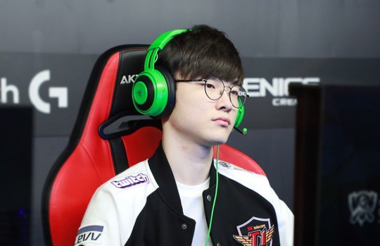 skt人去楼空?faker这张gif又让网友心酸了