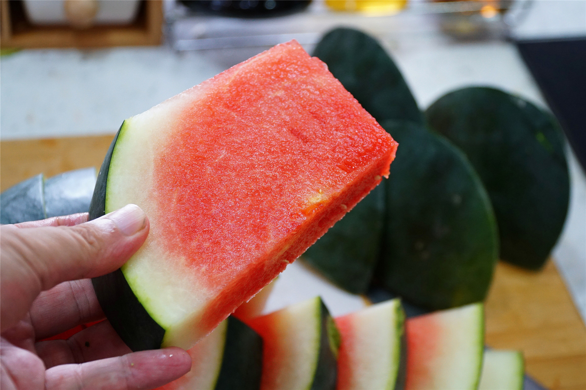 一分钟教会你切西瓜,3种方法,吃着方便,优雅吃瓜不脏手