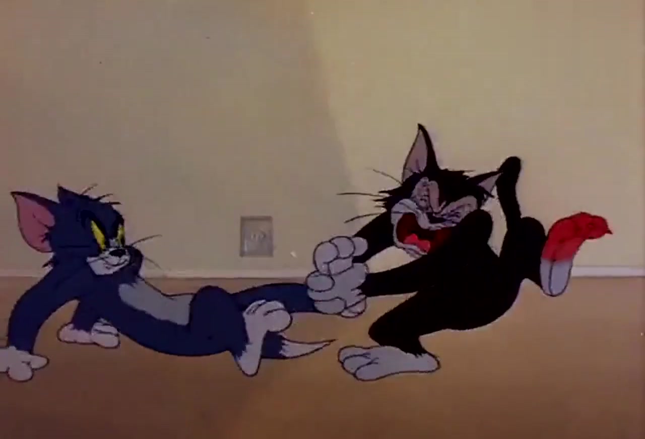 爱动漫:汤姆胆子太大了,拿枪指着黑猫,被黑猫反击了!