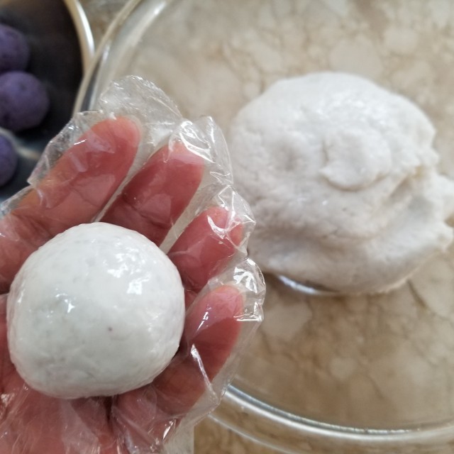 紫薯西米水晶包,qq的外皮,香软的内馅,太好吃了