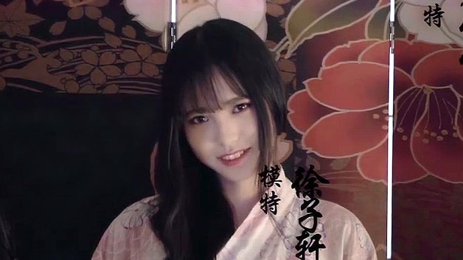 snh48:徐子轩穿和服,气质不凡,身高赢了!