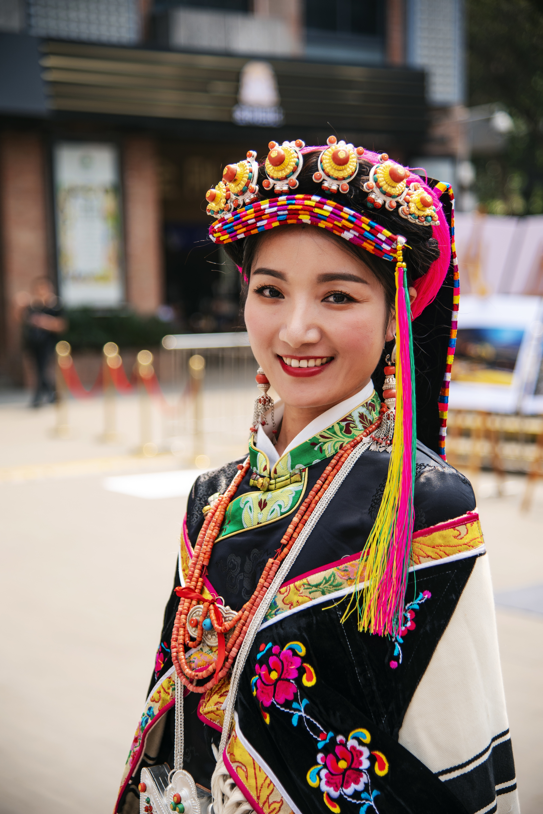 康巴汉子和内地女图片