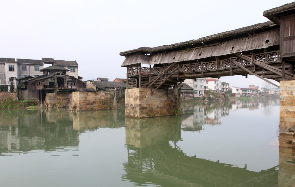 历史悠久的古廊桥——福建临江镇安桥,闽北保留最好的古桥之一