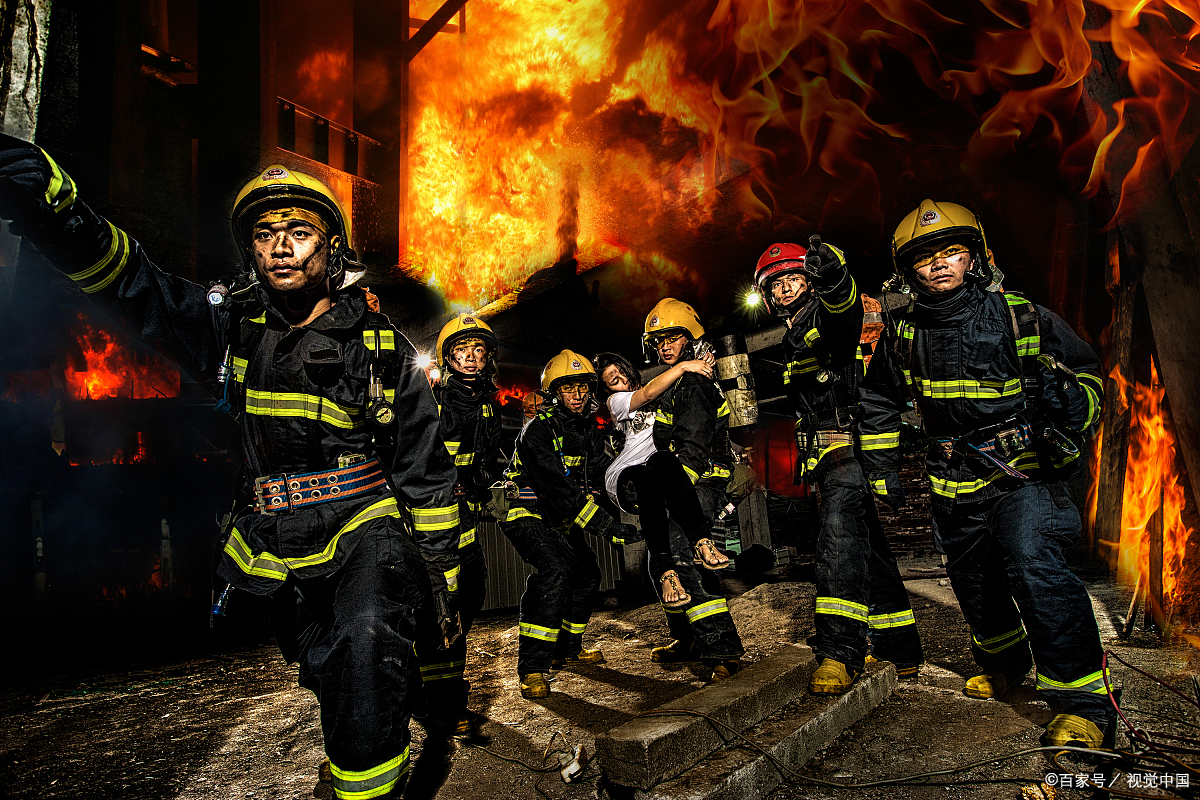 《凤凰》|致敬消防员的诗歌