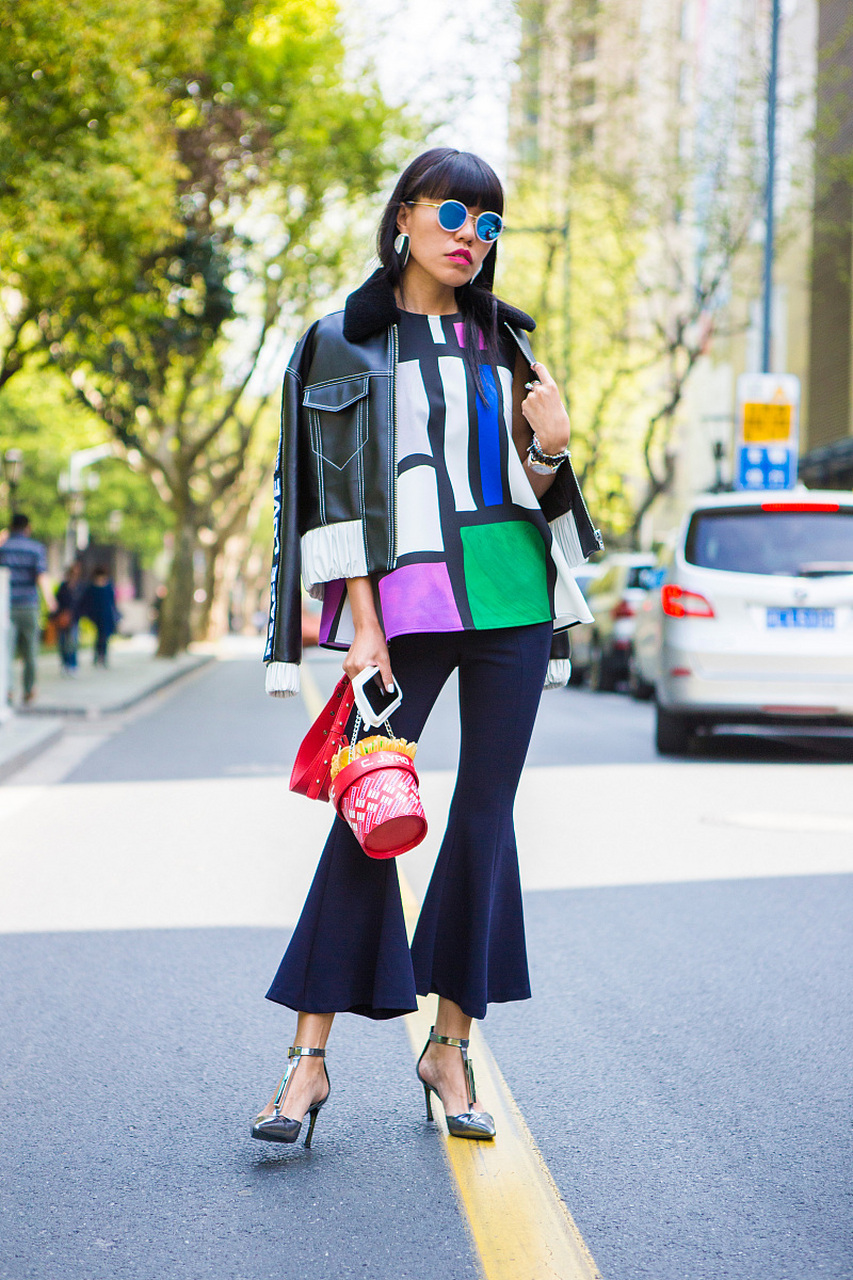 无论是低调 chill,还是狂拽酷炫,总有一种风格适合你.#时尚街拍