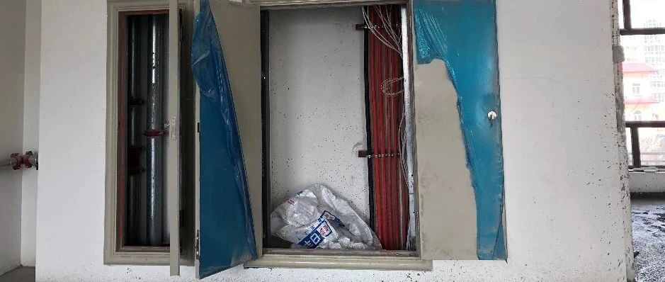 哈尔滨女子280万买闹心房,公共水井电井在屋内,气疯了