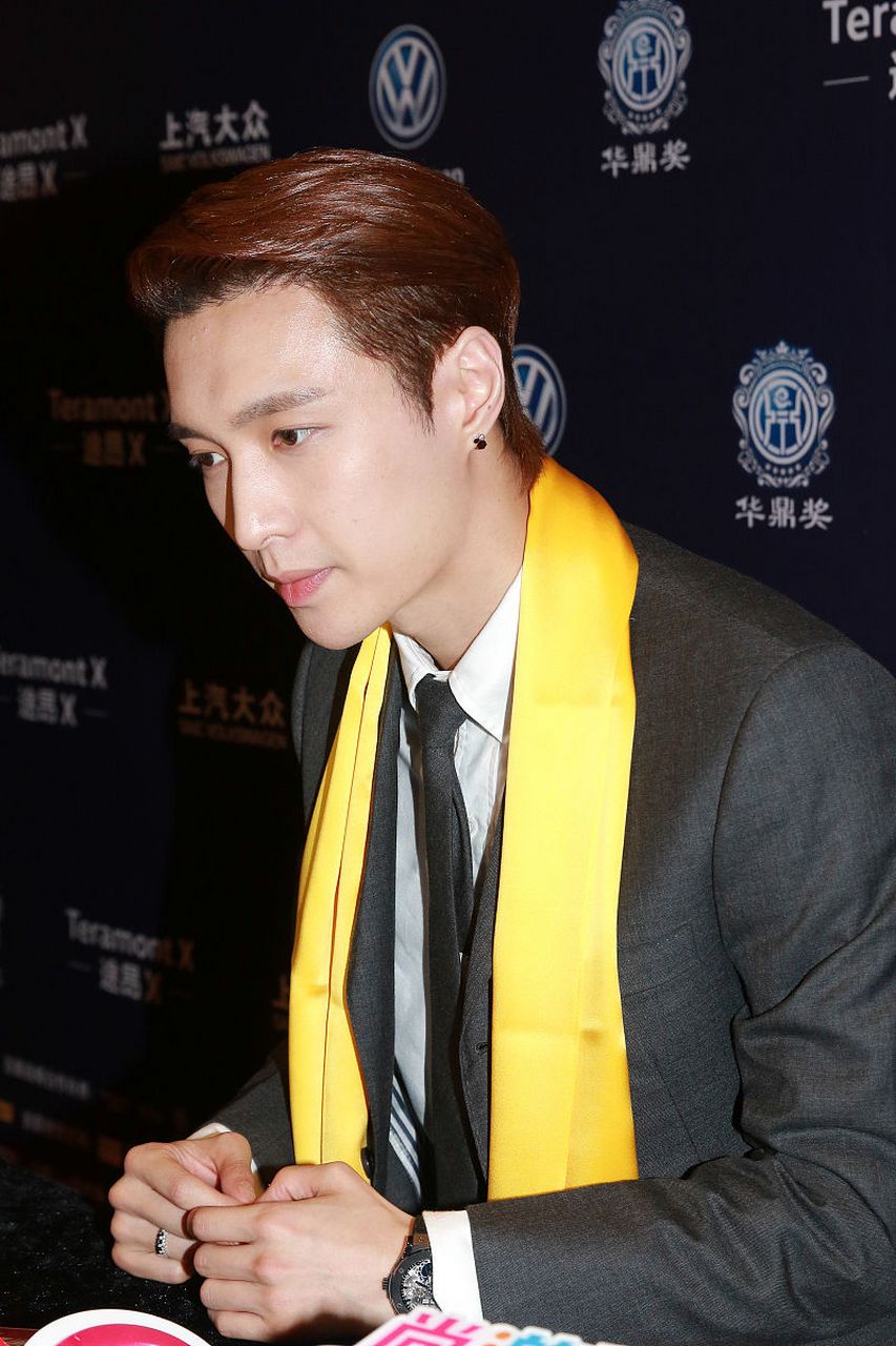 标志着中国艺人开始迈向好莱坞的更大舞台,张艺兴的每一步都值得我们