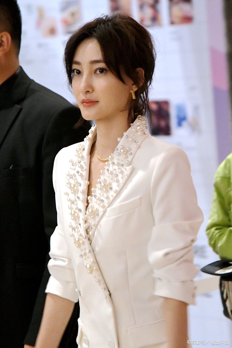 追了一部王志文,靳东,王丽坤,领.@我百白百的动态