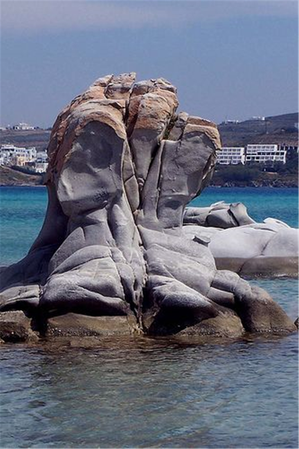 经过万年海浪吹打,石头也有了艺术感