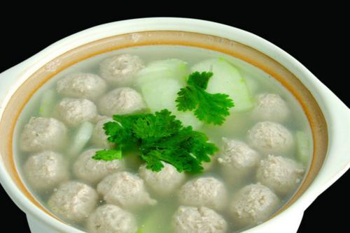 做肉丸时别再放淀粉了,改放这两样,肉丸不松散,吃着有弹性!