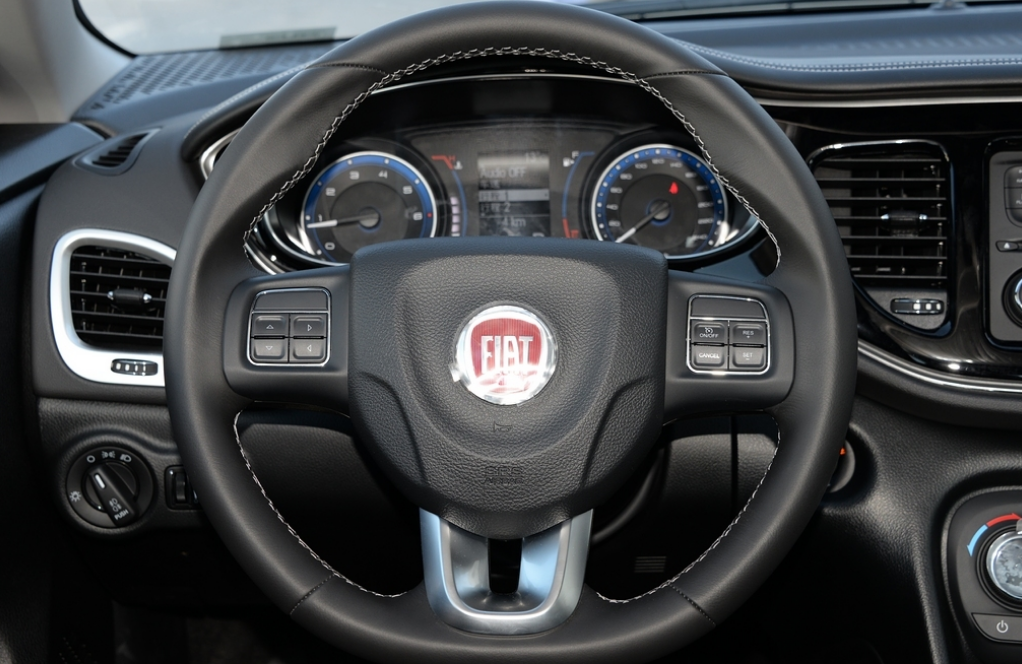 这款车威严稳重,菲亚特-菲翔,彰显动感流线之美