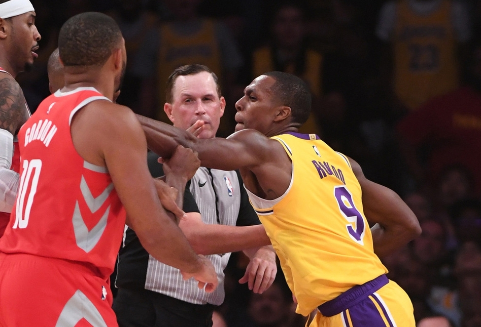 绿军名宿惊讶保罗和隆多第一次打架,9年前隆多一句话