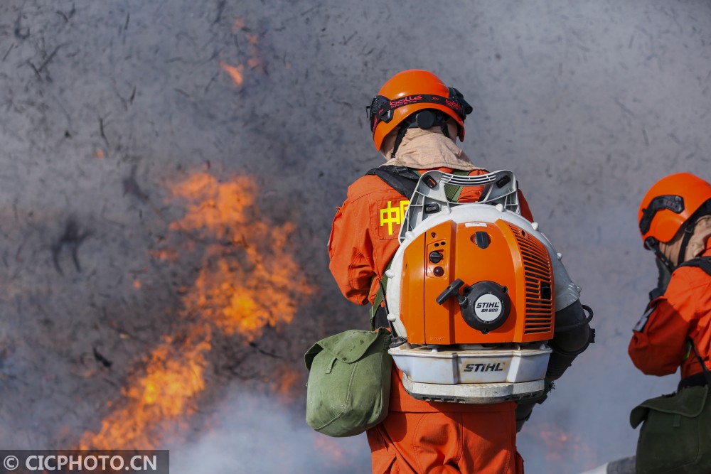 甘肃张掖:森林消防员灭火演练备战春防