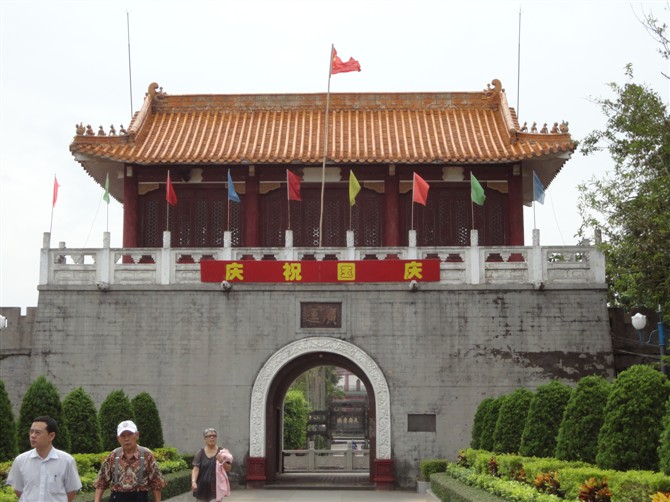 探寻雷州三元塔的惊世之作:经历400多年的雷轰地震仍岿然屹立