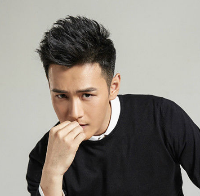 2012年,与郑奇,海陆主演战争剧《铁血忠魂》饰程文武.