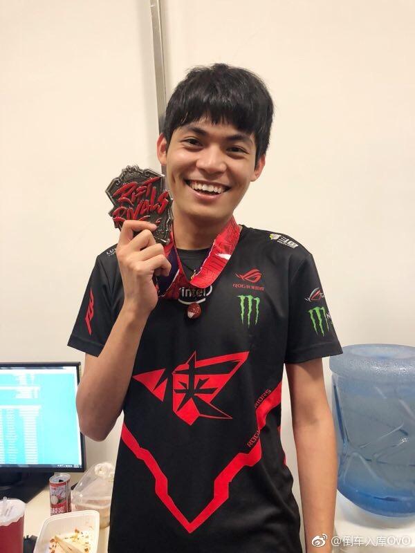 英雄联盟:阿光发长文述职业经历 直播调整不好会退役