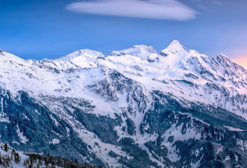 迷人的高山雪景,如此美景让人陶醉,看一眼就被迷住了!