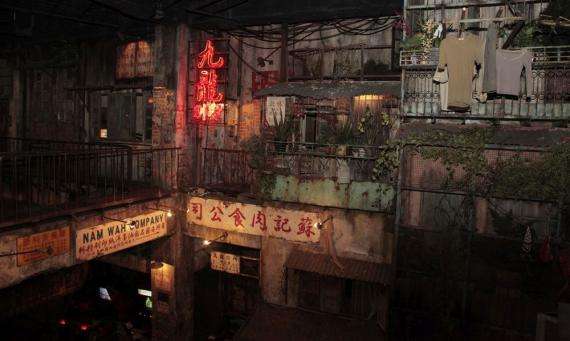 香港上世纪80年代的"九龙城寨",一个连警察都不敢进的禁区
