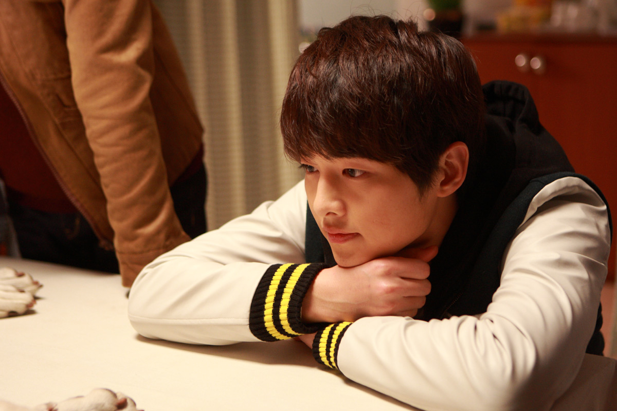 今日焦点:宋仲基|华谊投资《狼族少年》导演新片,宋仲基有望出演男