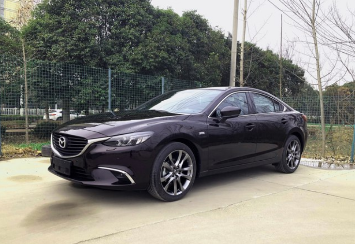 一脚油就有推背感,操控起来非常不错,给人很安全的感觉!