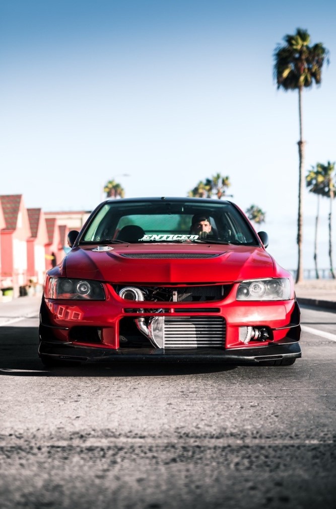 红色枪骑兵-三菱evo 8,这造型简直酷毙了