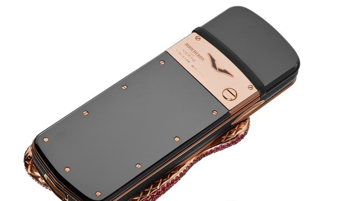 vertu最贵机型售价在30万美元以上,这个价格在国内,相当于国内一二线