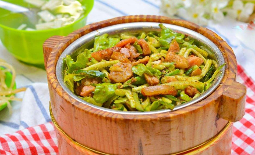 木桶饭:木桶里装着的美味,你吃过吗?