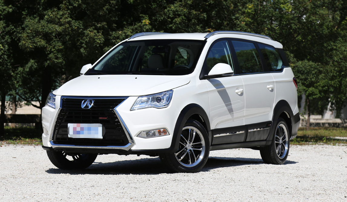 北汽威旺-威旺m60,外观时尚大气,简约中尽显个性