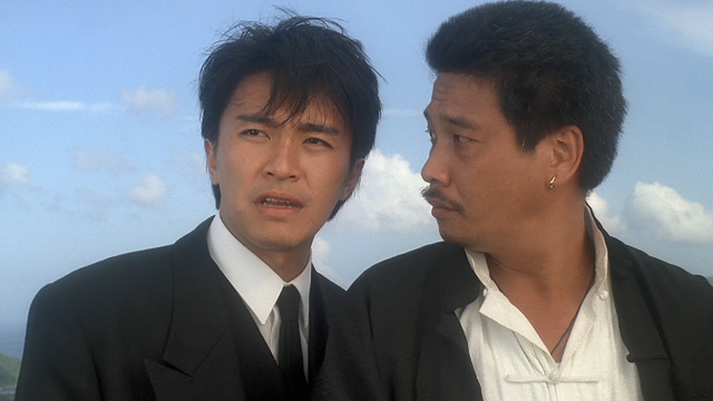 1990年,周星驰和吴孟达主演的《赌圣》爆红,连成龙都很羡慕,还来问