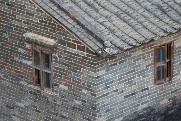 抗冻性好,在那样一个没有高科技产品的社会使用青砖会使房屋构造和空