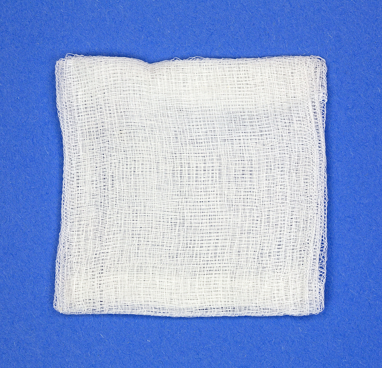 纱布和医用胶带的区别是啥#   比较深的创伤,用纱布好还是医用胶带好