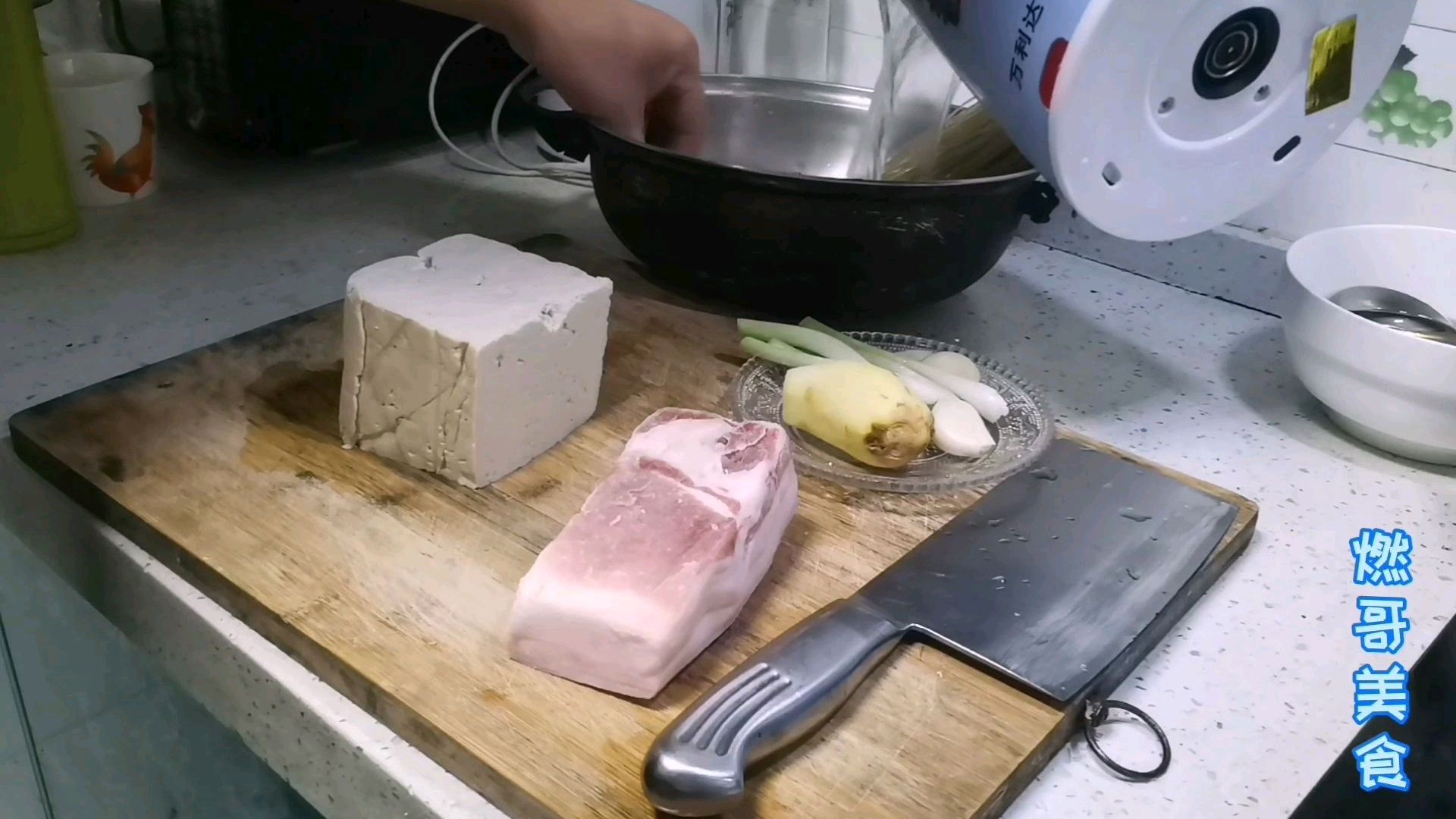 猪肉白菜豆腐炖粉条小时候梦想天天都能吃到 就是这个味贼香