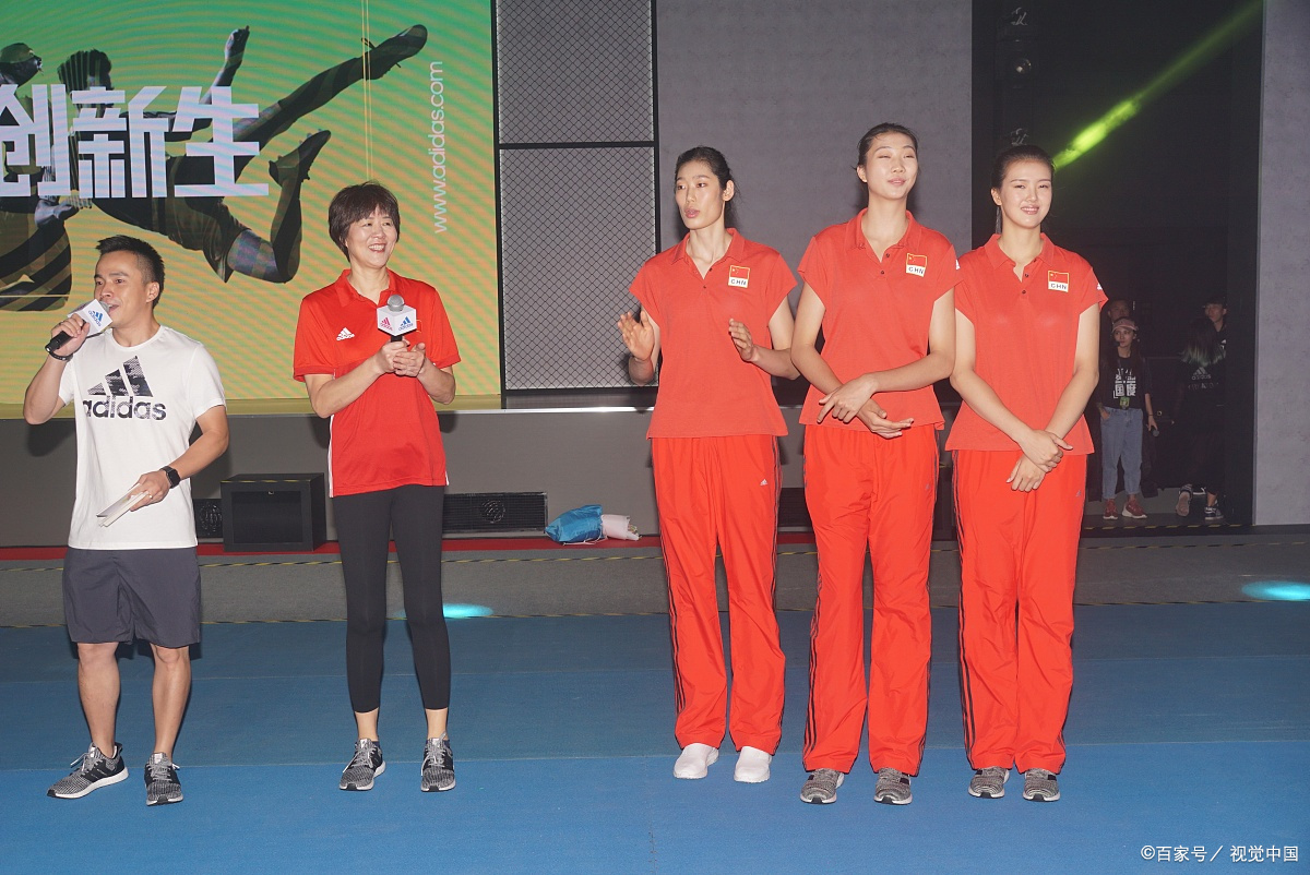 中国女排的"朱袁张"组合渐行渐远,破坏者是她,球迷:为她鼓掌