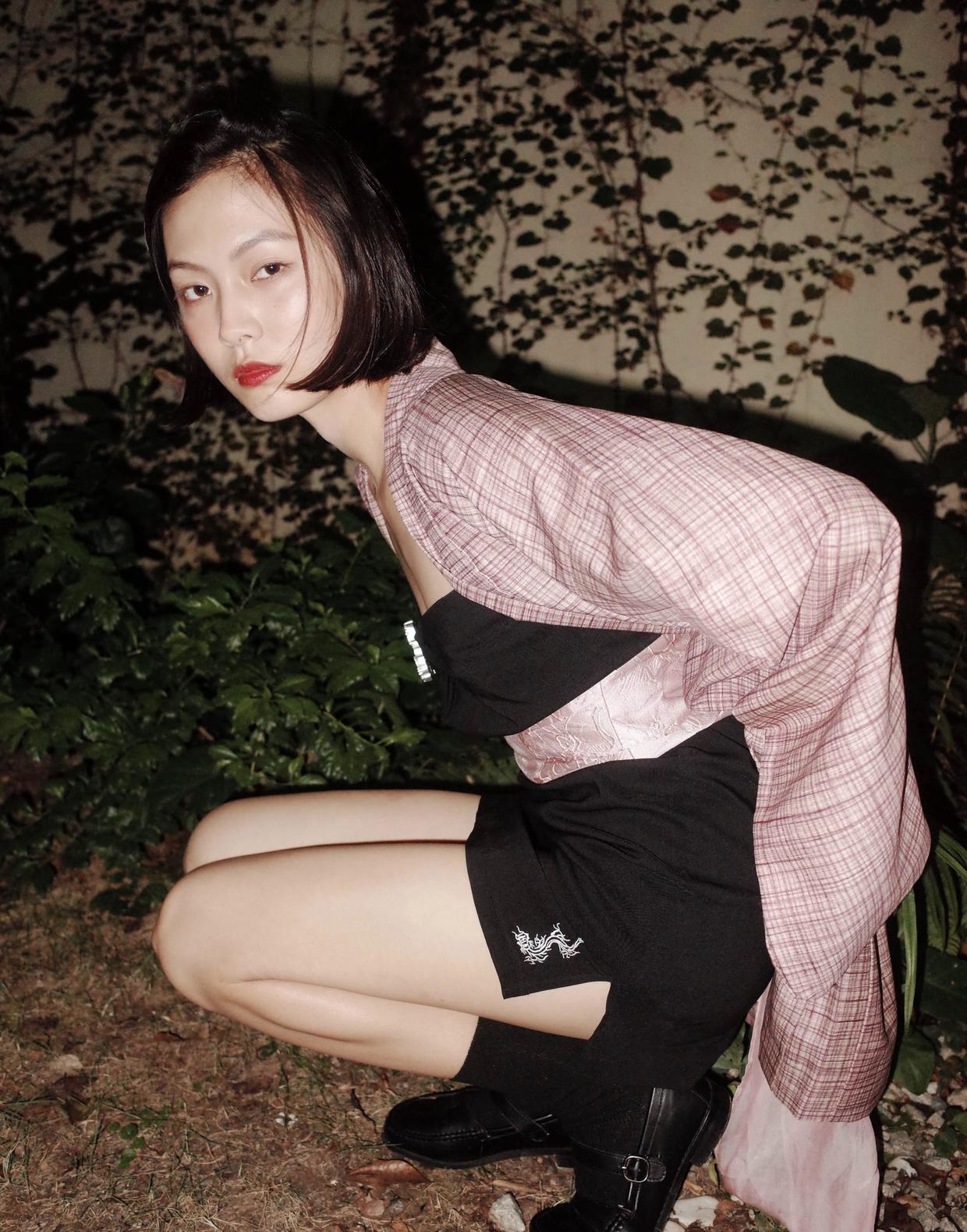 宋威龙女朋友赵佳丽是何方神圣?看她穿搭,就知道她不简单
