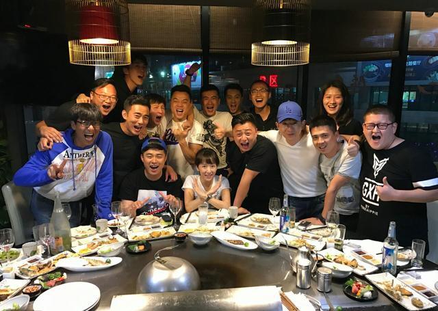 《惊蛰》捧红董可飞,周璞,也扒出了他们"折腾四人组",很难得